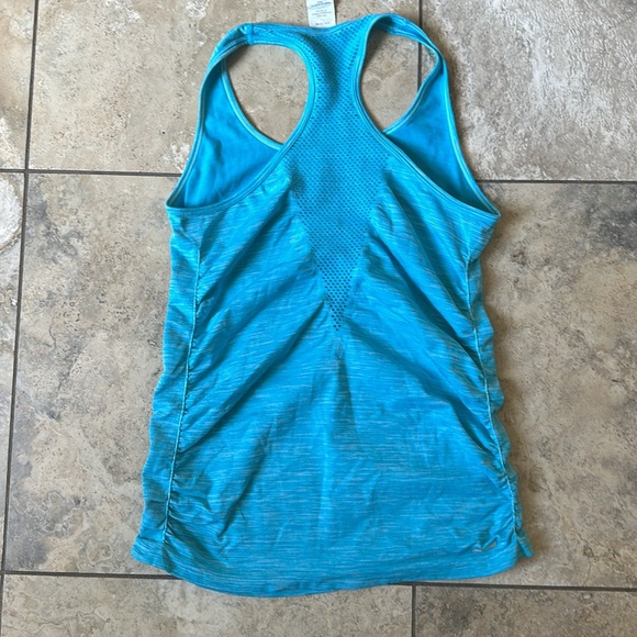 Athletic tank - Picture 2 of 3